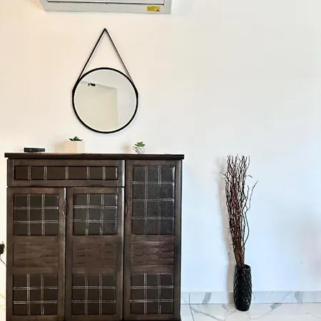 H&o Boulevard Breeze Apartment! * Пафос