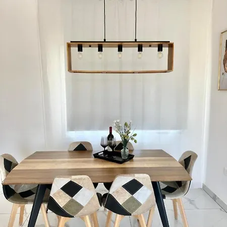 H&o Boulevard Breeze Apartment! Апартаменты