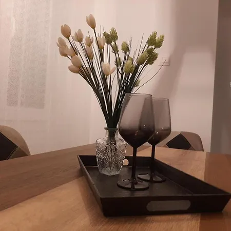 H&o Boulevard Breeze Apartment! Апартаменты Пафос