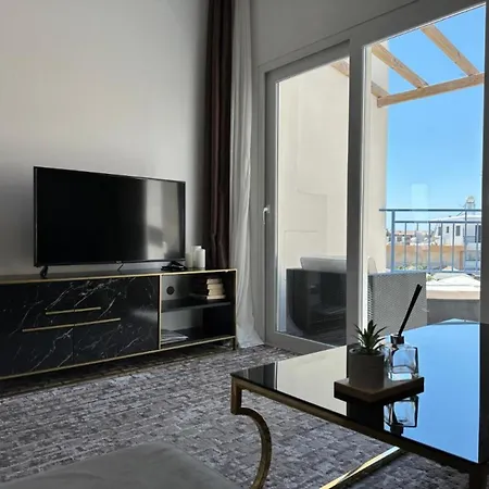 H&o Boulevard Breeze Apartment! Пафос