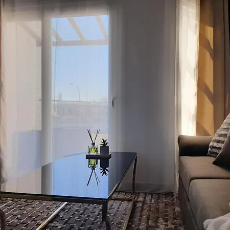 H&o Boulevard Breeze Apartment! Апартаменты *