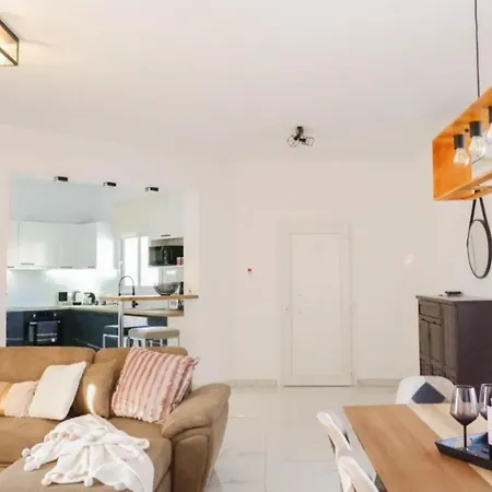 Апартаменты H&o Boulevard Breeze Apartment! *