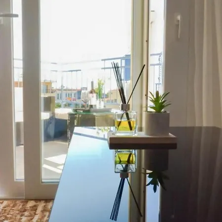 H&o Boulevard Breeze Apartment! Апартаменты *